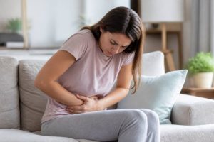 Règles douloureuses : quelle maladie peut en être la cause ?